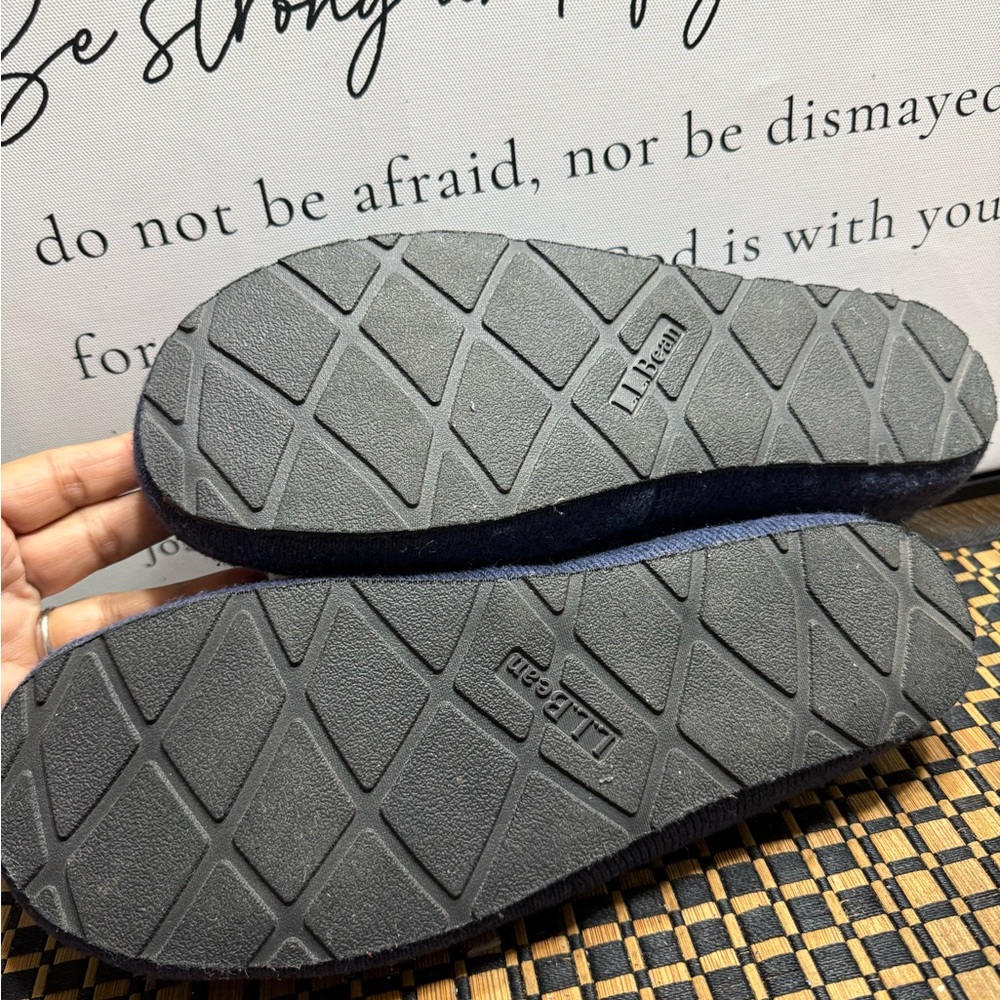 L.L. Bean Blue Women's Slippers SZ 9- Box 15 - Picture 4 of 5